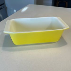 Vintage Pyrex Yellow Bread Pan #913